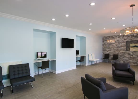 Business Office Computers and Lounge at Willow Creek, Kansas City, 64114