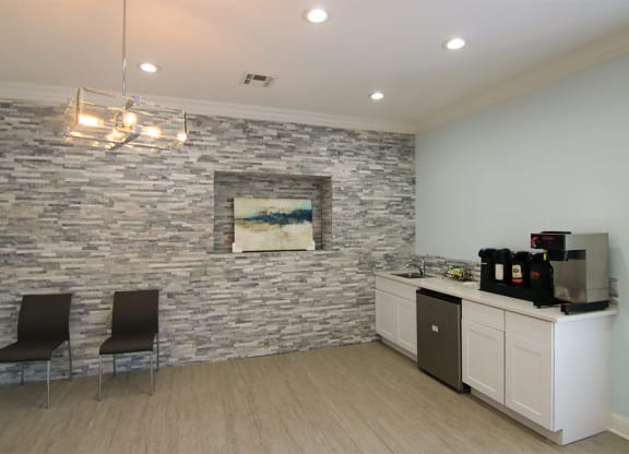 Coffee Lounge at Willow Creek, Kansas City, MO, 64114