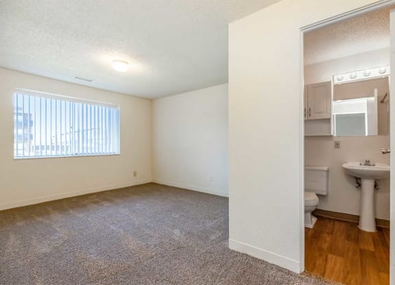 1x1S Bed and Bath at Waldo Heights, Missouri, 64131
