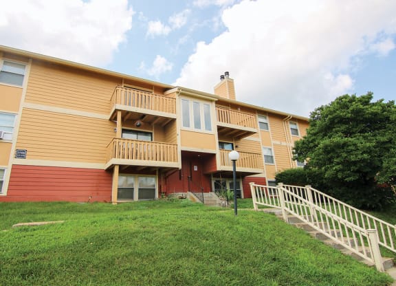 Raintree West at Raintree Apartments, Topeka, 66614