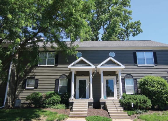 Coach House Apartment Exterior at Coach House Apartments, Missouri