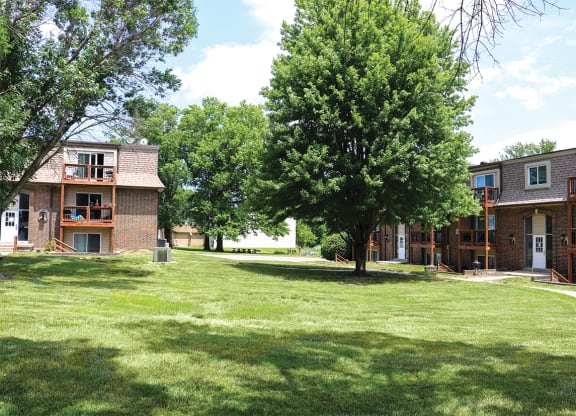 Sheridan Crossing Lawn