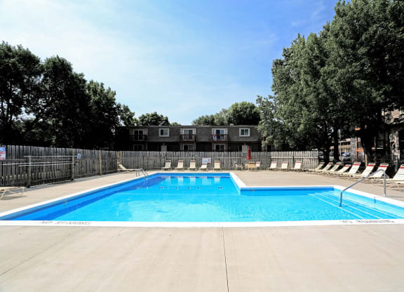 Sheridan Crossing Pool