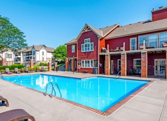 Clubhouse Pool at Coach House Apartments, Kansas City
