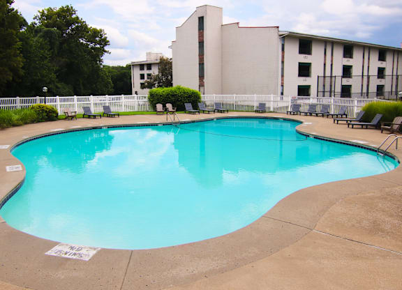 Large Pool at Willow Creek, Kansas City, 64114