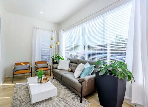 The Hedrick on Mountain Townhome-Style Apartments in Tucson, Arizona Clubhouse Lounge