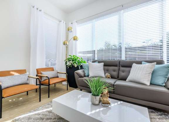 The Hedrick on Mountain Townhome-Style Apartments in Tucson, Arizona Clubhouse Lounge