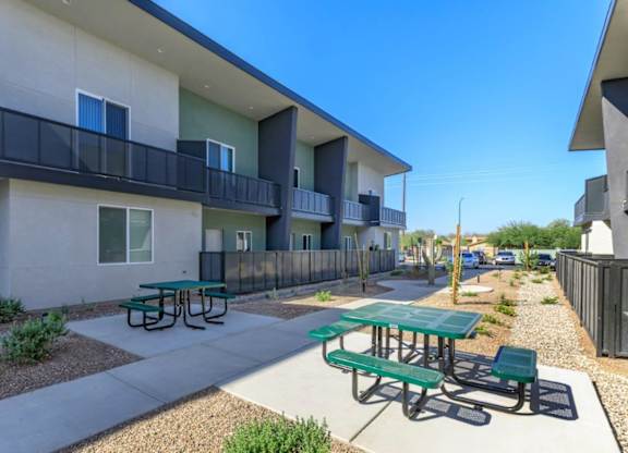 The Hedrick on Mountain Townhome-Style Apartments in Tucson, Arizona Courtyard