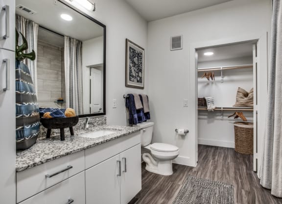 Astra Avery Ranch Bathroom with Bathtub and Walk-In Closet