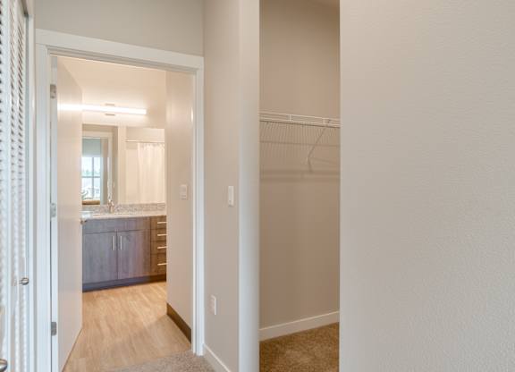 OR_HappyValley_TheElwood_1Bed_Bathroom
