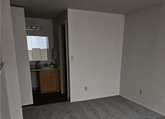 Ventana Apartment bedroom