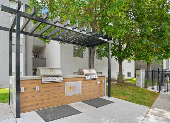 Clover Creek Grills Gas