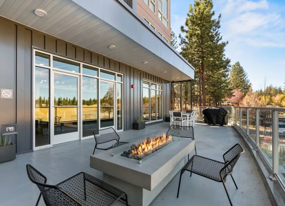 TheNest_Bend_OR_Exterior_Amenity_Fire