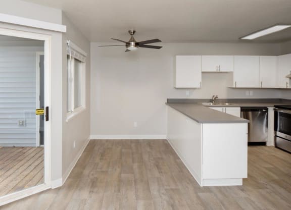 Outlook16 Model Kitchen and Private Patio