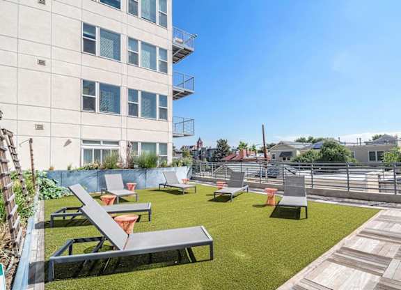 2828 Zuni Apartments in Denver, Colorado Outdoor Patio with Seating