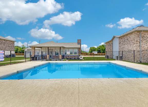 Large Pool at Four Cedars, Gunter