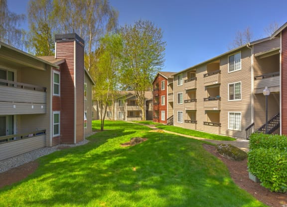 Fulton's Crossing and Landing Apartments exterior