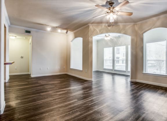 Hudson Miramont Apartments Living Room