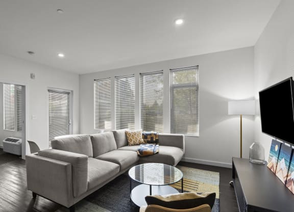 RangeApartments_Bend_OR_LivingRoom3