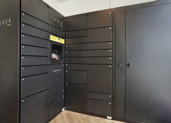 Alvera at the Meadows row of black lockers