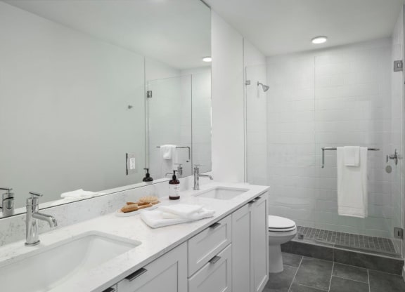 Altair by Soltura Model Bathroom