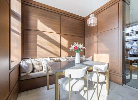 Alton District Luxury Apartments in Washington, DC Clubhouse Lounge
