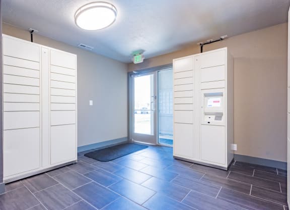 The Grove Apartments Delivery Lockers