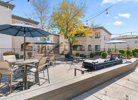 Bayside Apartments in Phoenix, Arizona Patio with Seating