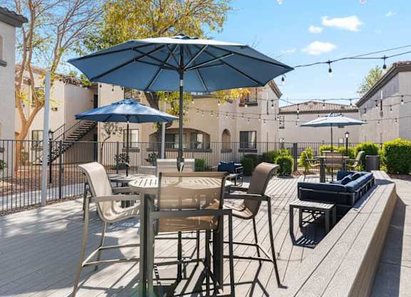 Bayside Apartments in Phoenix, Arizona Patio with Seating