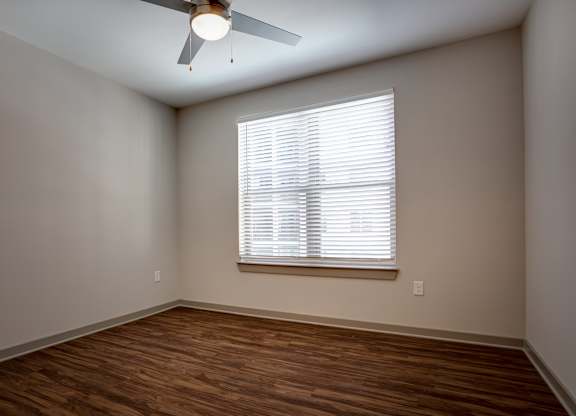 Alton Optimist Park Bedroom with Ceiling fan