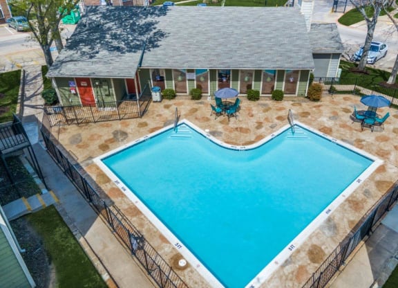 Cobble Hill Apartments in Fort Worth, Texas Clubhouse and Pool