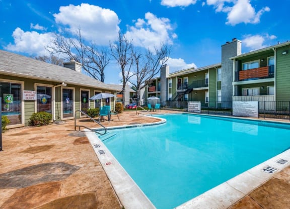 Cobble Hill Apartments in Fort Worth, Texas Clubhouse and Pool