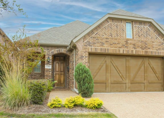 Cottages at the Realm Home Exterior