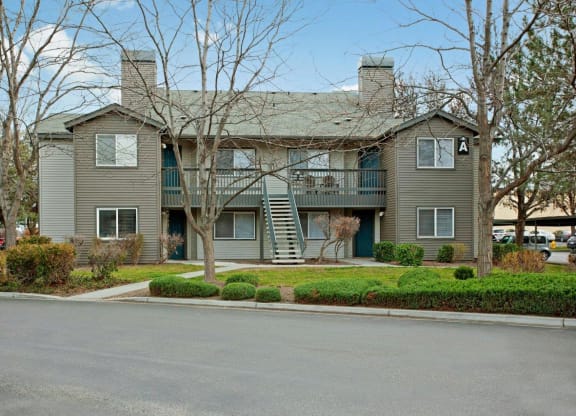 Crosspointe Apartments Exterior
