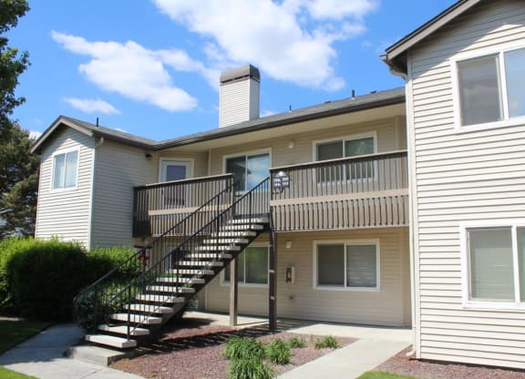 Crosspointe Apartments Exterior