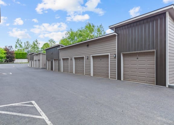 Dakota Flats Apartments in Spokane, Washington Garages