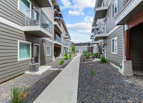 Dakota Flats Apartments in Spokane, Washington Exterior and Walkway