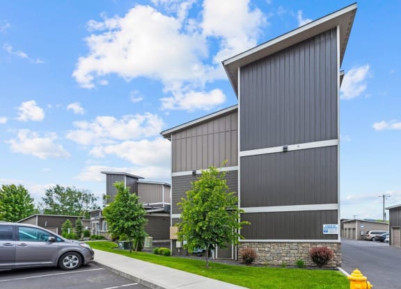 Dakota Flats Apartments in Spokane, Washington Exterior