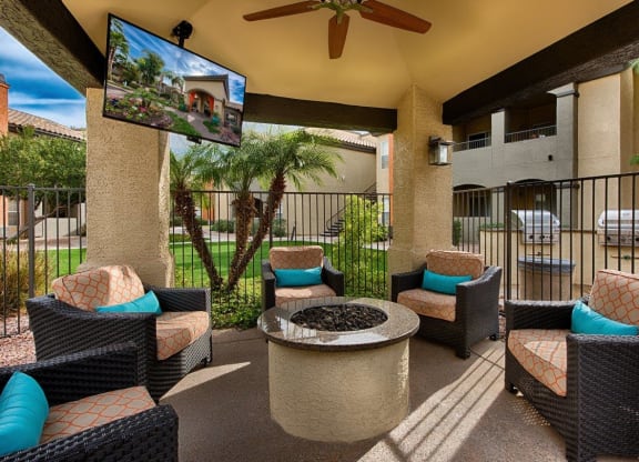 Desert Mirage Patio with Firepit and BBQ's