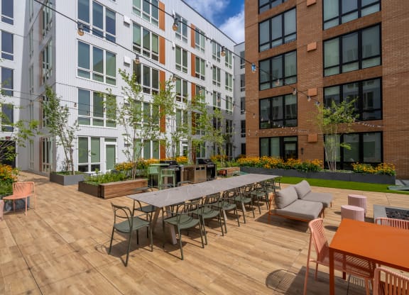 The Warren Apartments patio dining area