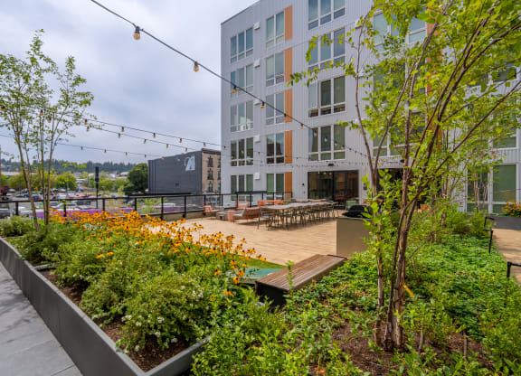 The Warren Apartments exterior patio