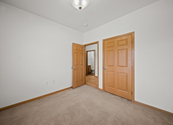 Remington Village Apartments Vacant Bedroom