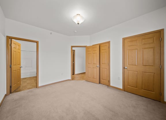 Remington Village Apartments Vacant Bedroom
