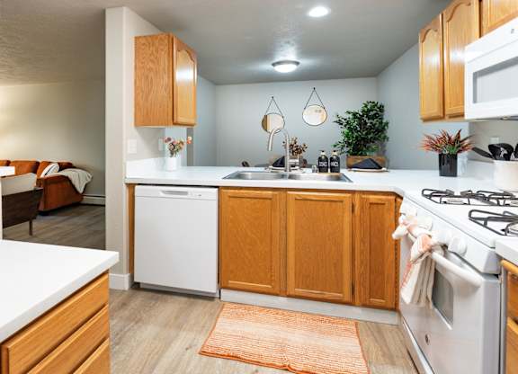 Eagle Rock Apartments in Spokane Valley, Washington Model Kitchen