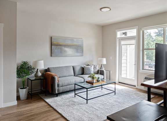 TheElwood_HappyValley_OR_2021_Living