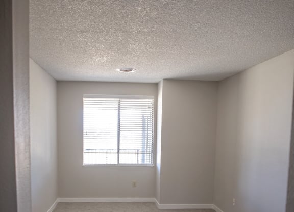 Evergreen Ridge_2 Bedroom Open Master Bedroom