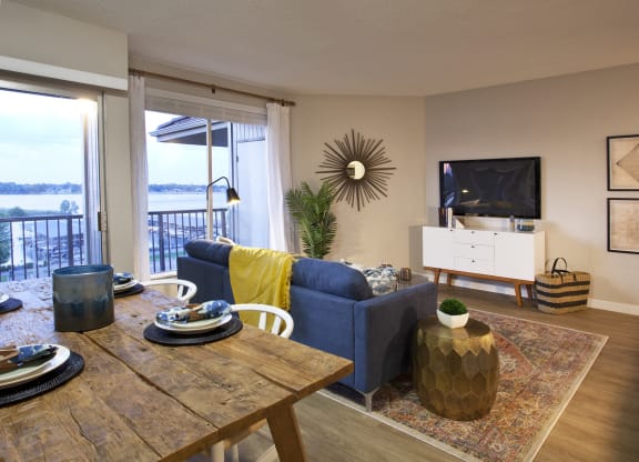 Evergreen Ridge_Richland WA_Apartment Open Living Room and Patio