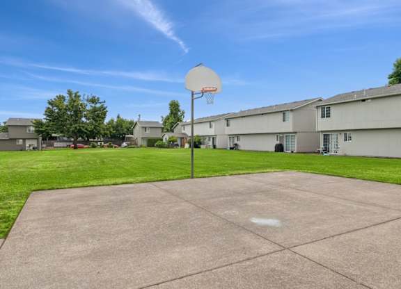 Evergreen Townhouses in Springfield, Oregon Basketball Court