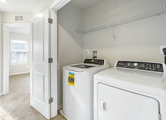 EVOLV at Stonehaven Townhomes in White Plains, Maryland Washer and Dryer in Home