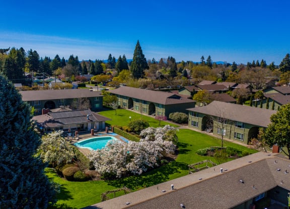 Clairmont_Eugene_OR_Exterior